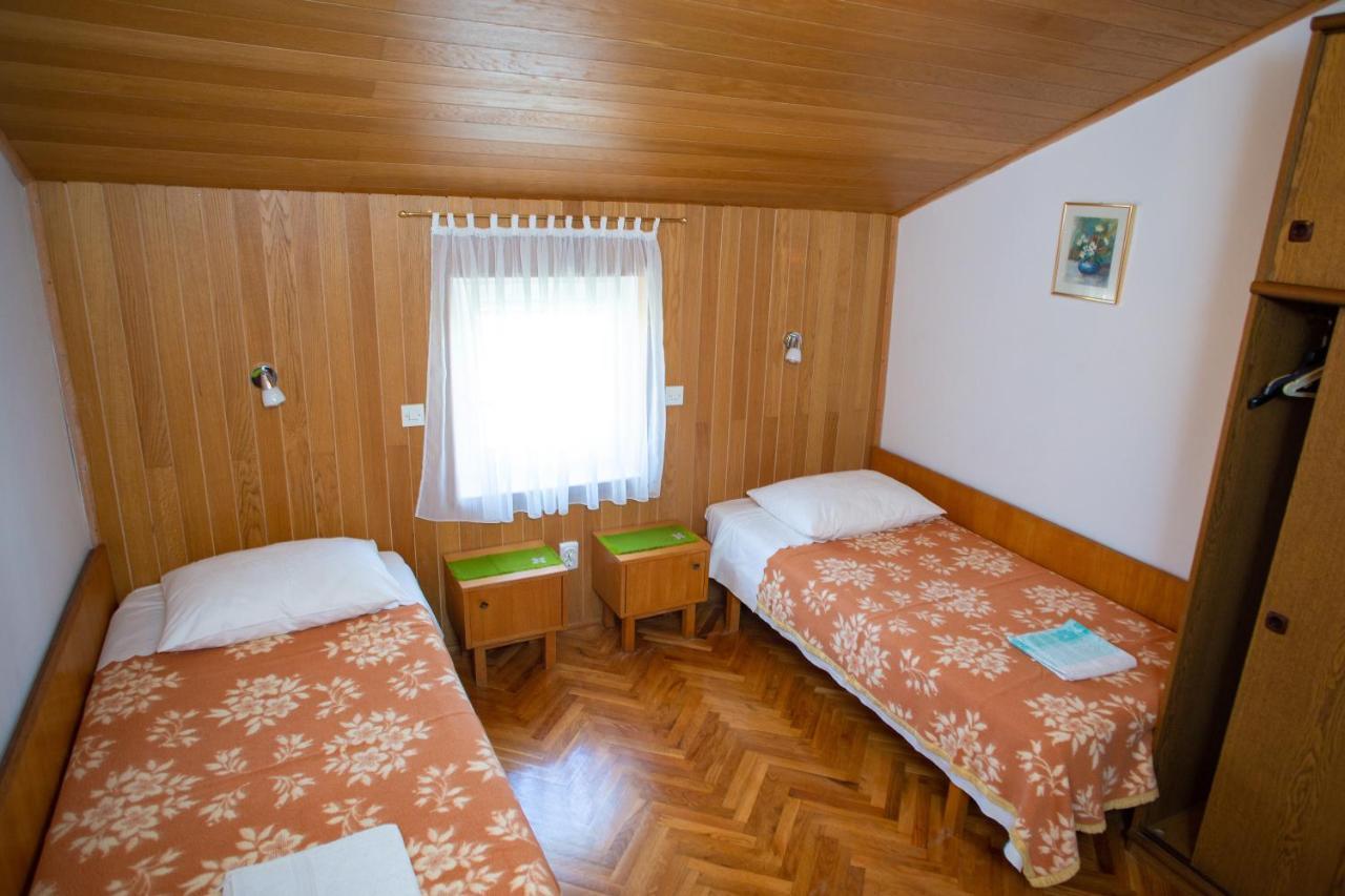 Apartments & Rooms Peranic Новаля Екстер'єр фото
