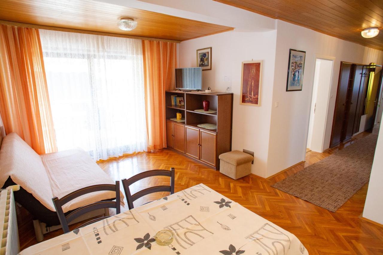 Apartments & Rooms Peranic Новаля Екстер'єр фото